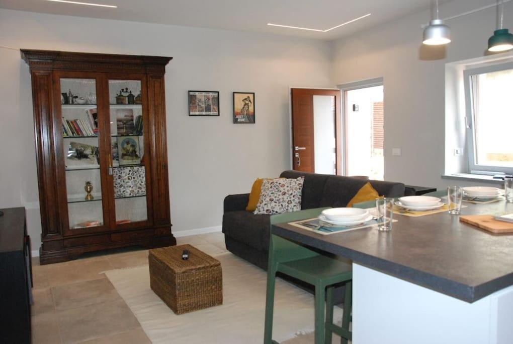 Salita Al Castello Villa Rossana Exterior photo